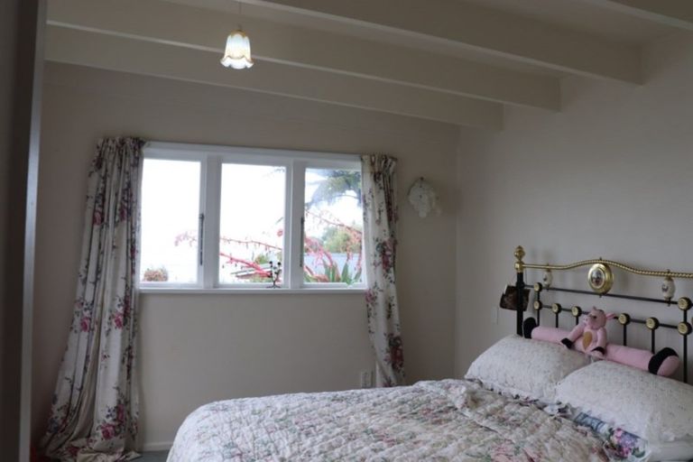 Photo of property in 80 Marine Parade, Bluff, 9814