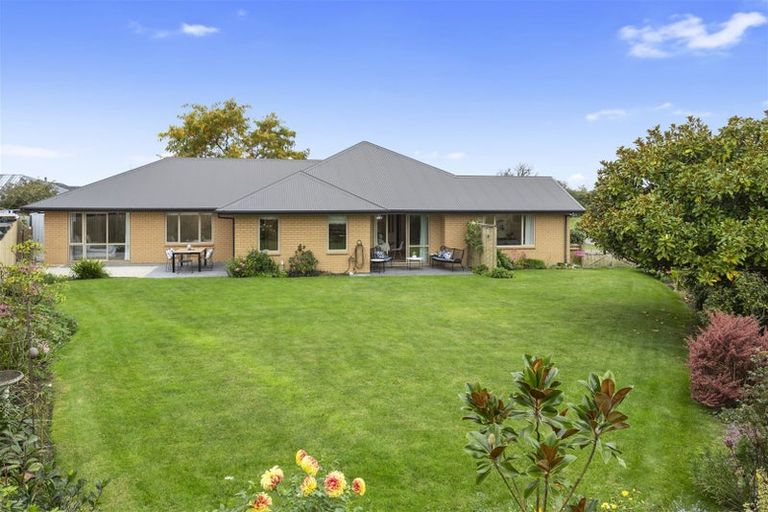 Photo of property in 4 Lowe Place, Rangiora, 7400