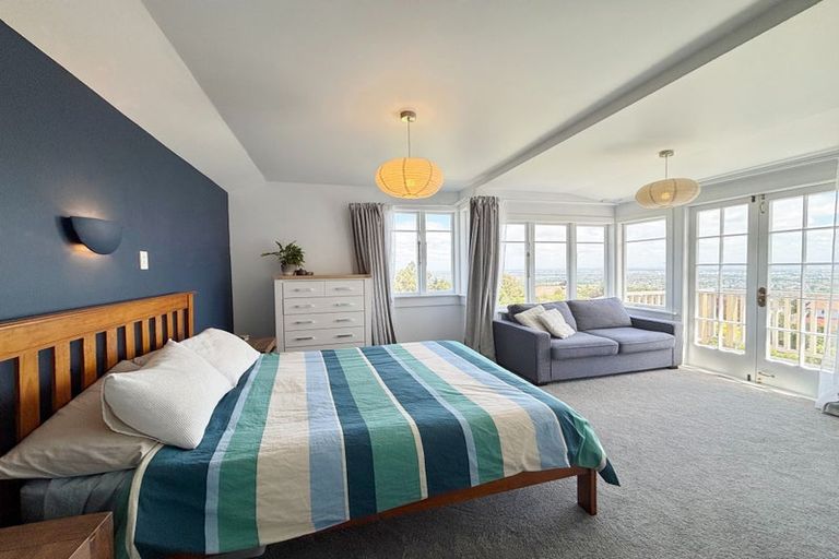 Photo of property in 108 Dyers Pass Road, Cashmere, Christchurch, 8022