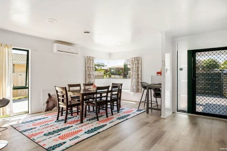 Photo of property in 28 Wai Iti Place, Clendon Park, Auckland, 2103