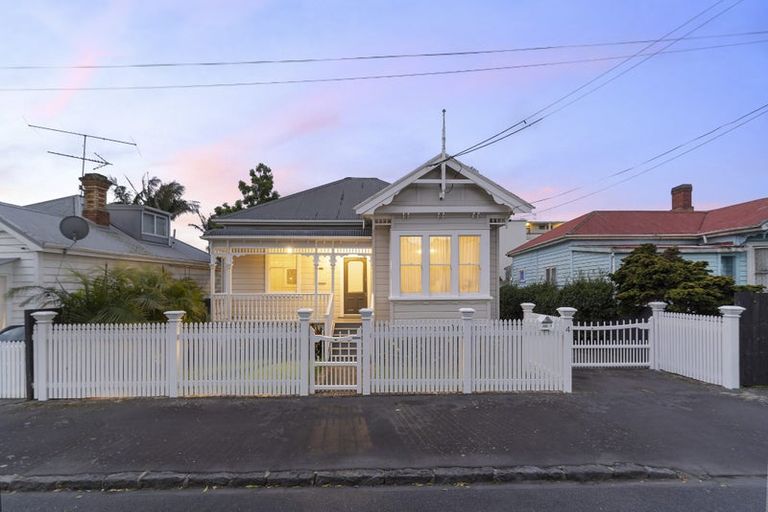 Photo of property in 4 Edenvale Crescent, Mount Eden, Auckland, 1024