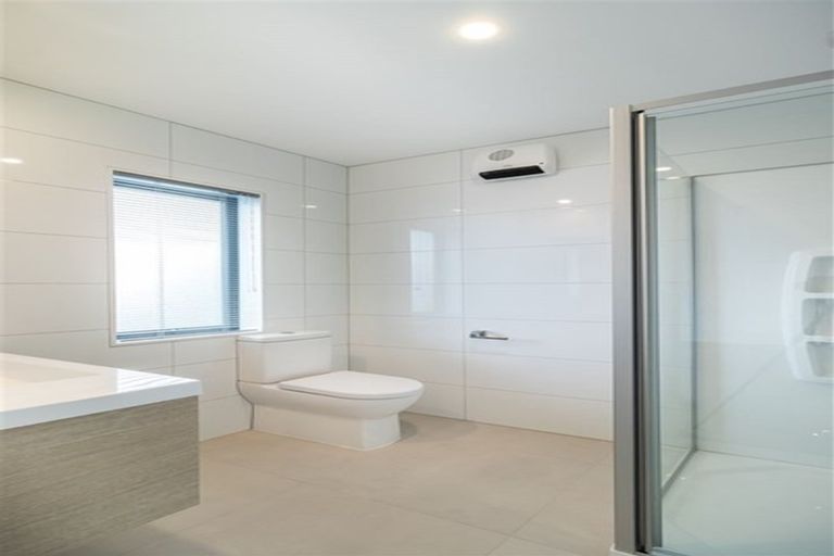 Photo of property in 55 Waituarua Drive, Takanini, 2112