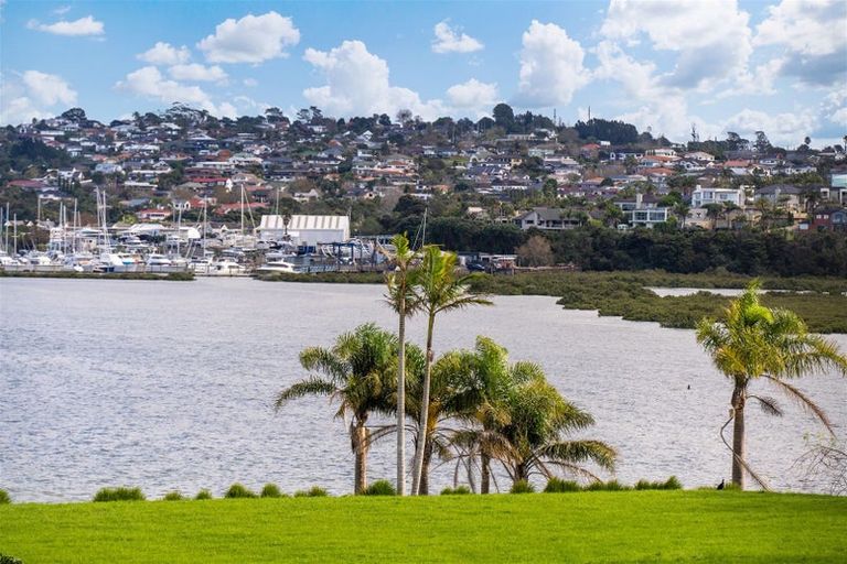 Photo of property in 33 Pilot Drive, Hobsonville, Auckland, 0616