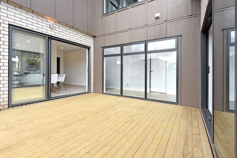 Photo of property in 5d Mcquoids Road, Flat Bush, Auckland, 2019