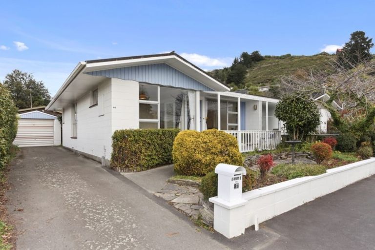 Photo of property in 2/8 Wedgewood Avenue, Cashmere, Christchurch, 8022