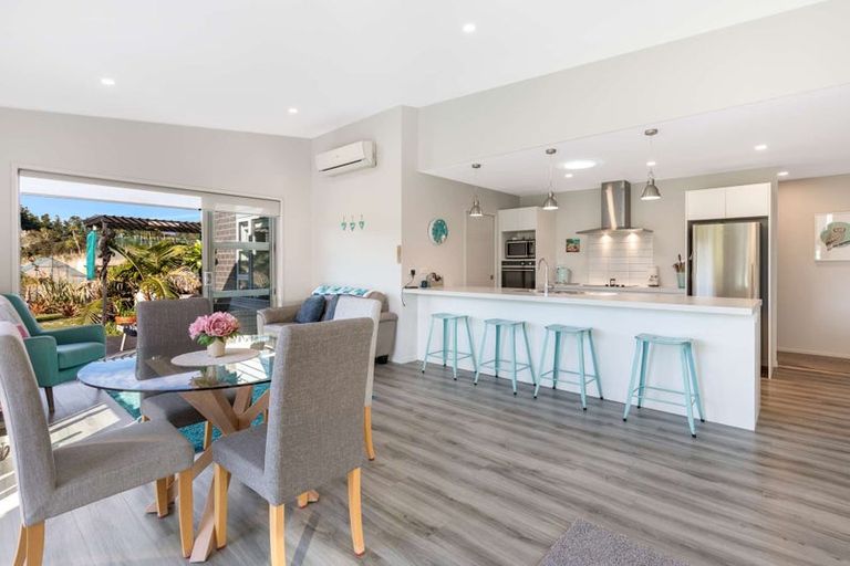 Photo of property in 76 Waitarere Rise Avenue, Waitarere, Levin, 5510