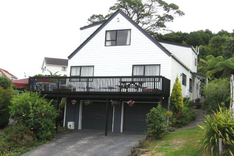 Photo of property in 4 Anchor Place, Beach Haven, Auckland, 0626