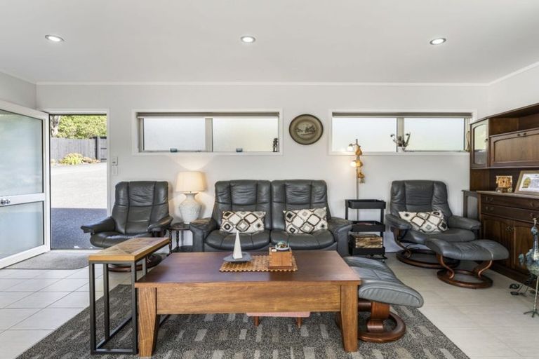 Photo of property in 23 Crows Road, Swanson, Auckland, 0614