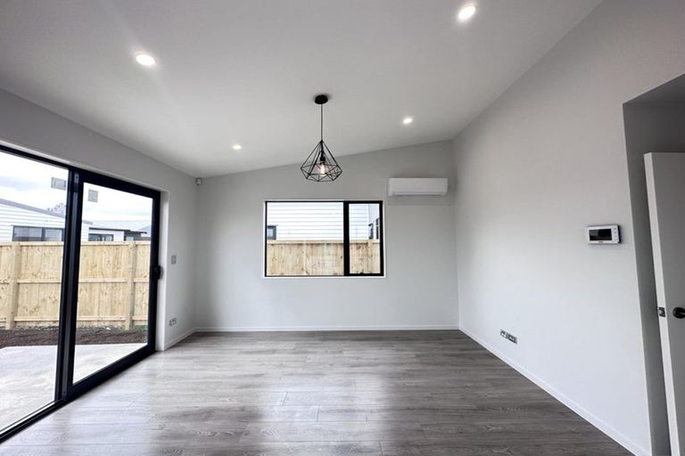 Photo of property in 10 Clayden Shuttleworth Street, Papakura, 2110