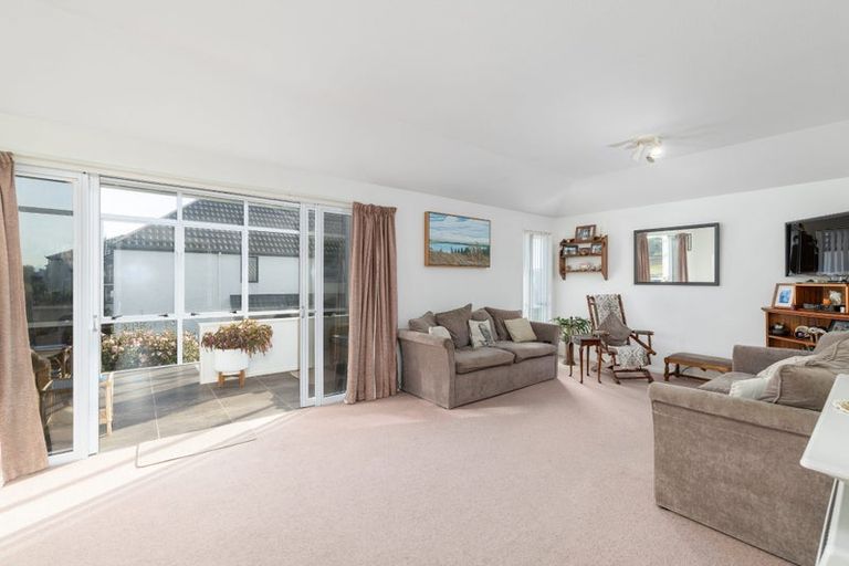 Photo of property in 23 Briarmont Street, Avondale, Christchurch, 8061