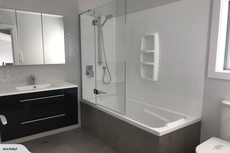 Photo of property in 3/121 Rongotai Road, Kilbirnie, Wellington, 6022