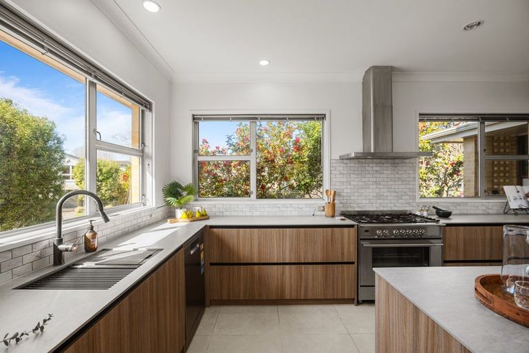 Photo of property in 10 Highfield Place, Avonhead, Christchurch, 8042