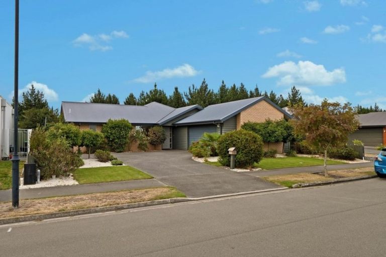 Photo of property in 10 Reka Street, Parklands, Christchurch, 8083
