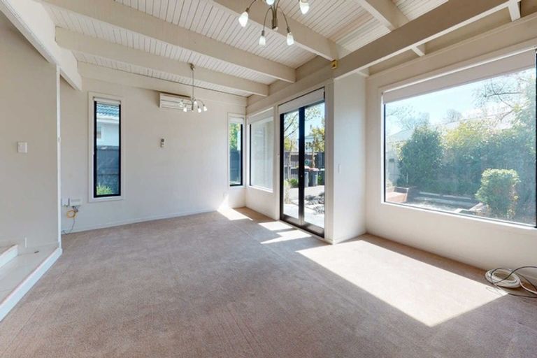 Photo of property in 1/52 Aikmans Road, Merivale, Christchurch, 8014