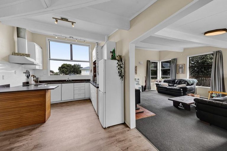 Photo of property in 29 Gibson Place, Patea, 4520