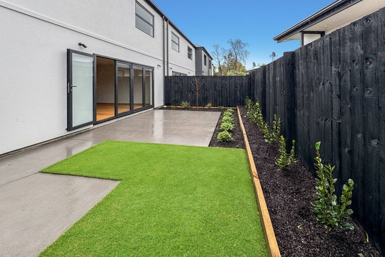 Photo of property in 2/117 Hills Road, Edgeware, Christchurch, 8013