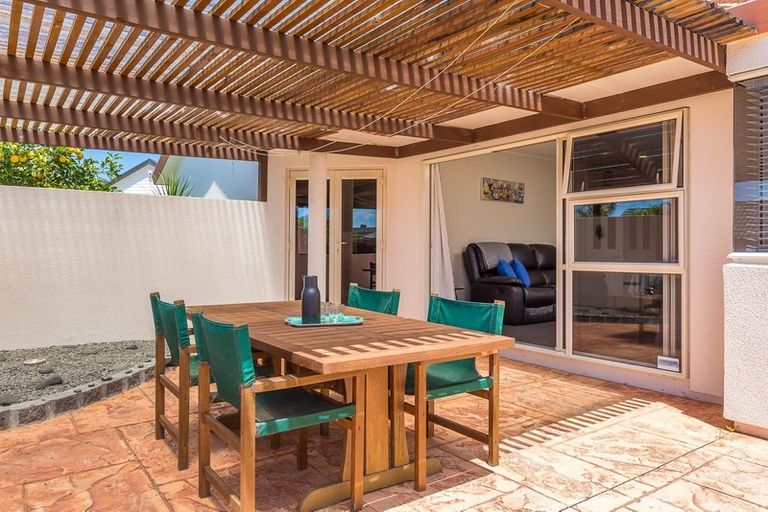 Photo of property in 25 Sunny Crescent, Huapai, Kumeu, 0810