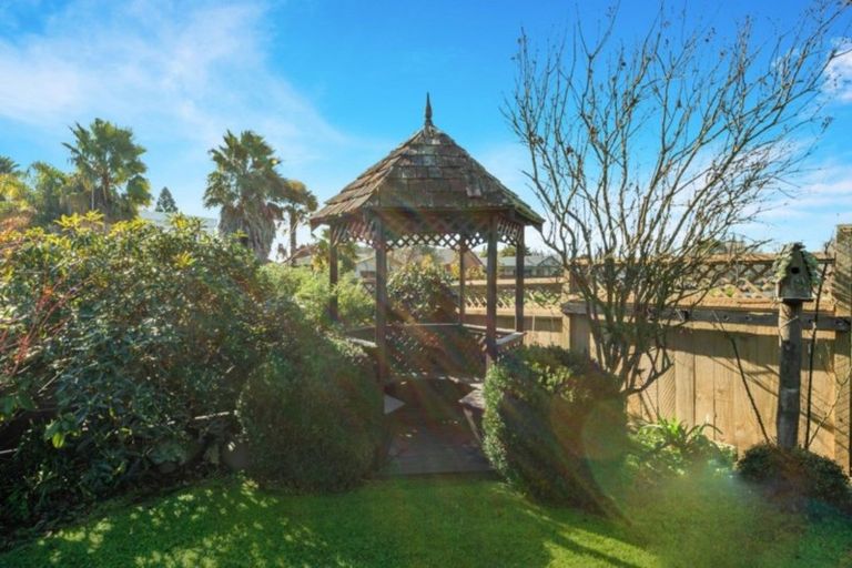 Photo of property in 1 Halcione Close, Flagstaff, Hamilton, 3210