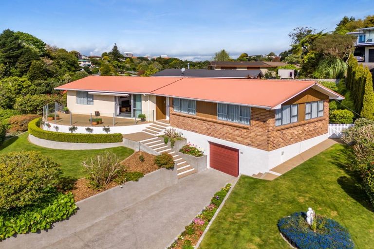 Photo of property in 42 Seaview Road, Marfell, New Plymouth, 4310