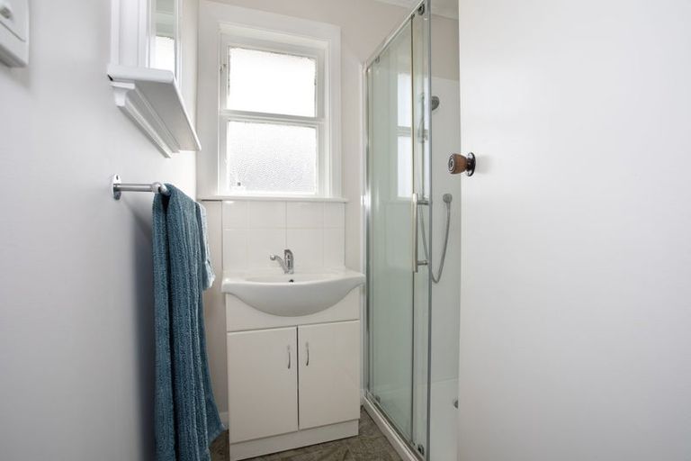 Photo of property in 25 Ngahina Street, Marton, 4710