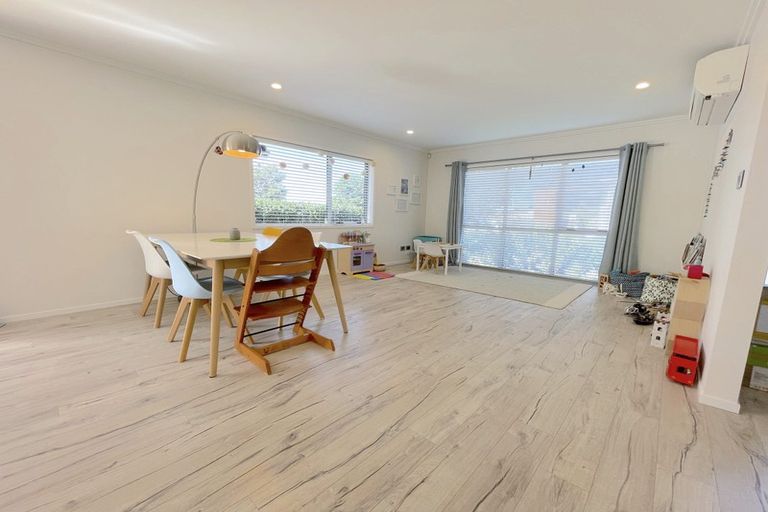 Photo of property in 17 Caldera Drive, Long Bay, Auckland, 0630