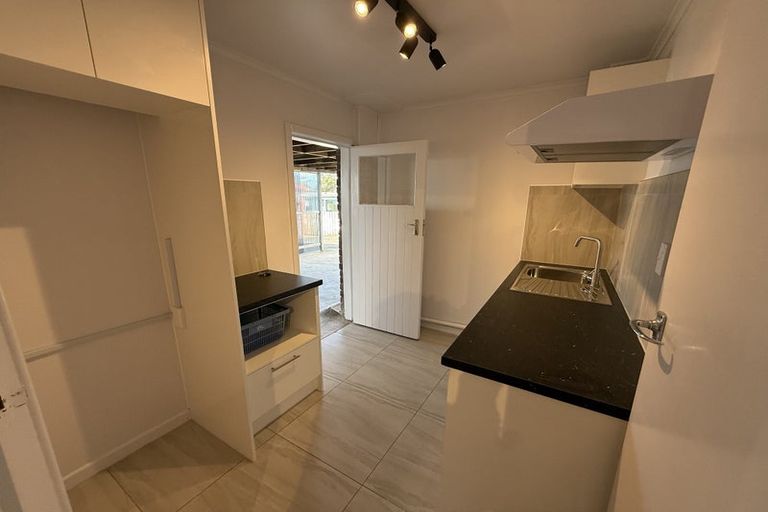 Photo of property in 3 Gill Crescent, Blockhouse Bay, Auckland, 0600