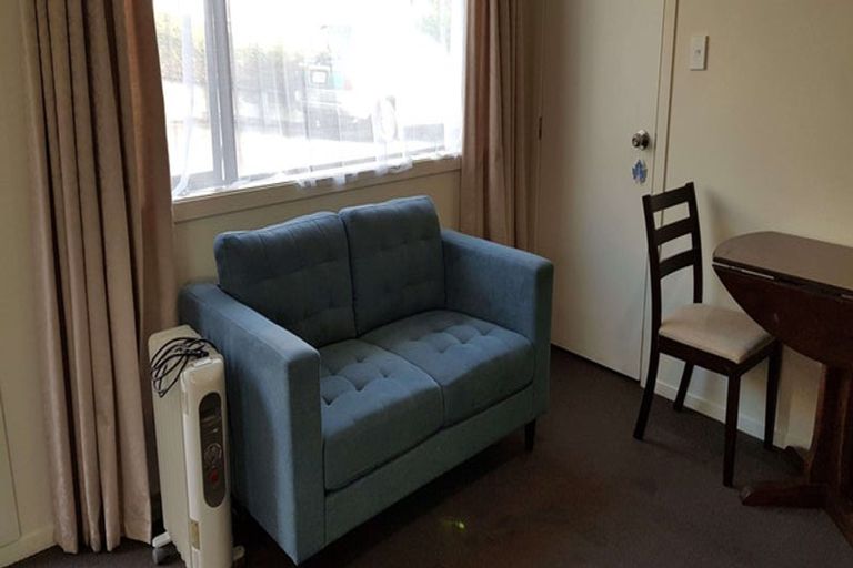 Photo of property in 8c Schnapper Rock Road, Schnapper Rock, Auckland, 0632