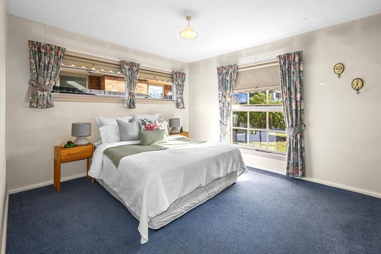 Photo of property in 7 Lombard Place, Avonhead, Christchurch, 8042