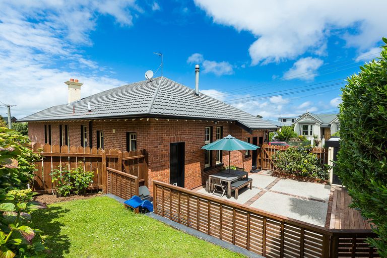 Photo of property in 1 Granville Terrace, Belleknowes, Dunedin, 9011