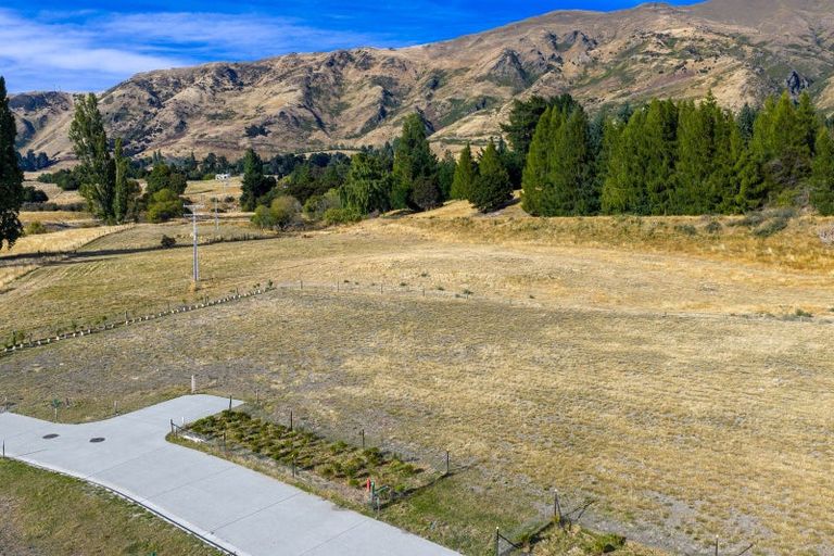 Photo of property in 6 Glenbrook Lane, Wanaka, 9305