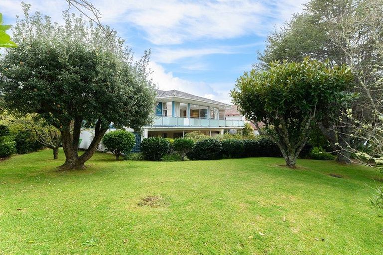 Photo of property in 4 Kerrymaria Place, Hillcrest, Auckland, 0627