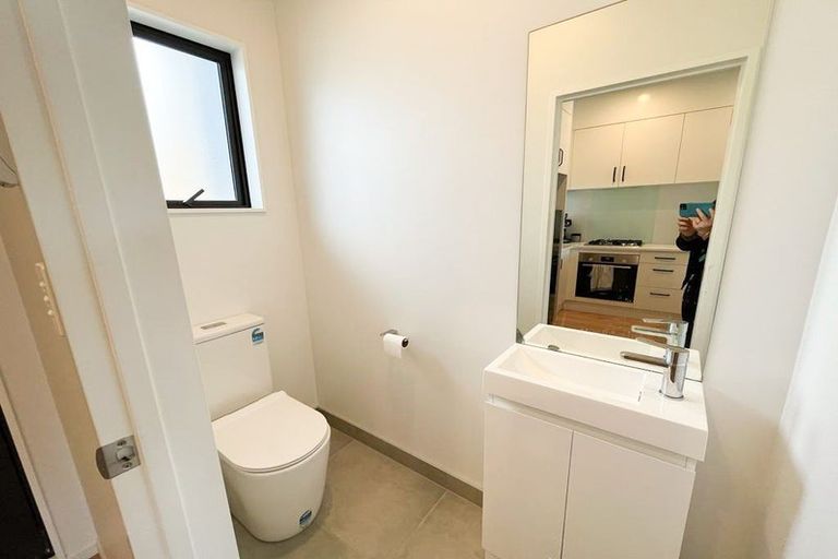 Photo of property in 4/60 Highland Drive, Highland Park, Auckland, 2010