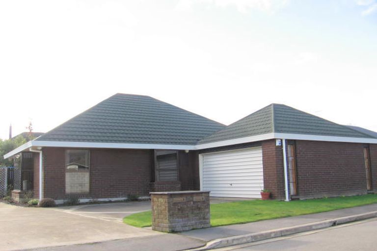 Photo of property in 1/2 Herbs Place, Cashmere, Christchurch, 8022