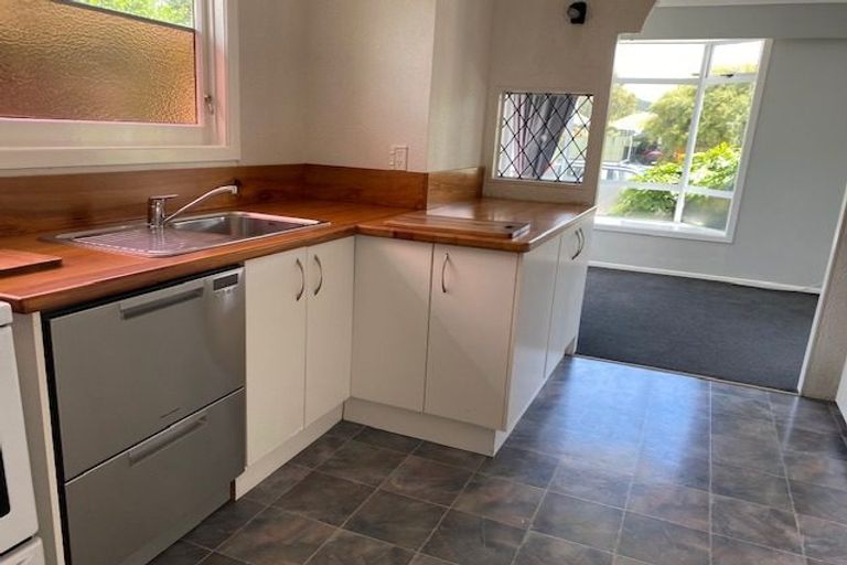 Photo of property in 5 Parera Grove, Heretaunga, Upper Hutt, 5018