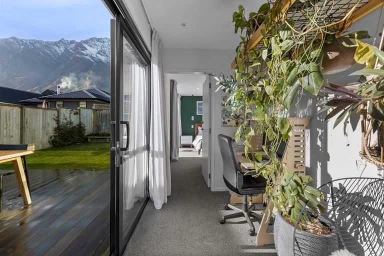 Photo of property in 37 Howden Drive, Jacks Point, 9371