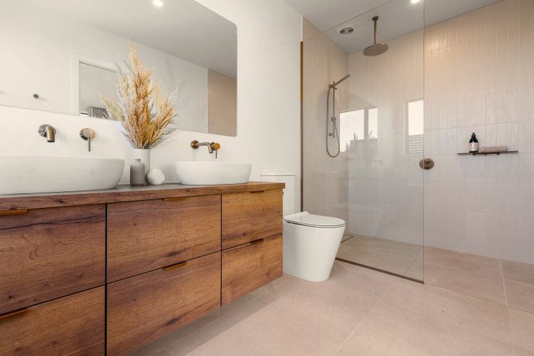 Photo of property in 14 The Fairways, Kinloch, Taupo, 3377