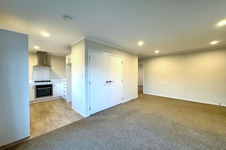 Photo of property in 12 Honour Road, Papakura, 2110