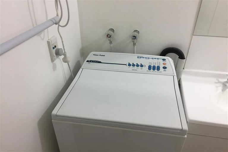 Photo of property in 4j Rutland Street, Picton, 7220