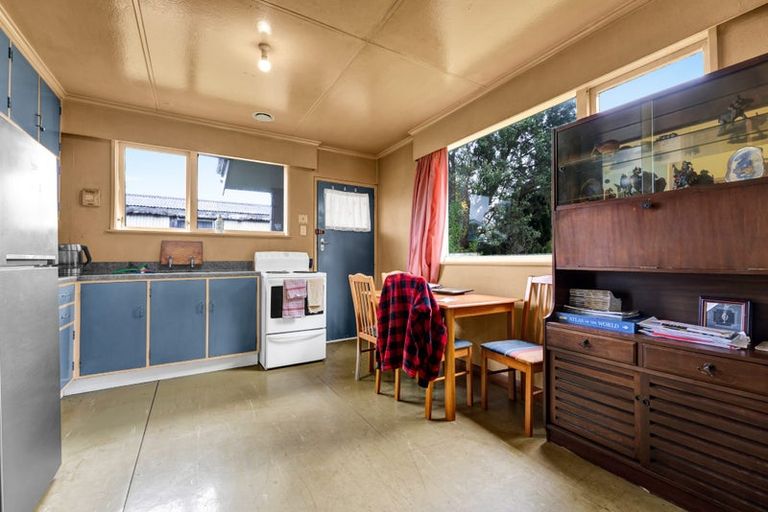 Photo of property in 39 Gloag Street, Waverley, 4510