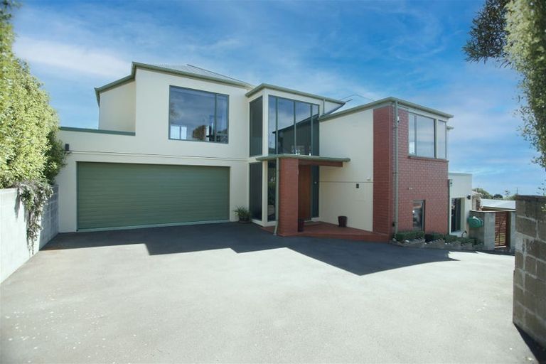 Photo of property in 262a Mount Pleasant Road, Mount Pleasant, Christchurch, 8081