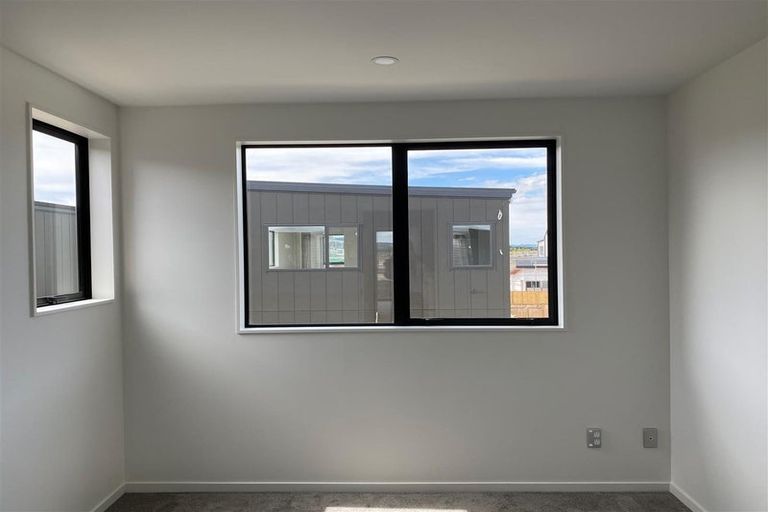 Photo of property in 46 Parahau Road, Papakura, 2110