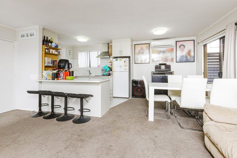 Photo of property in 5/1 Rebecca Rise, Weymouth, Auckland, 2103