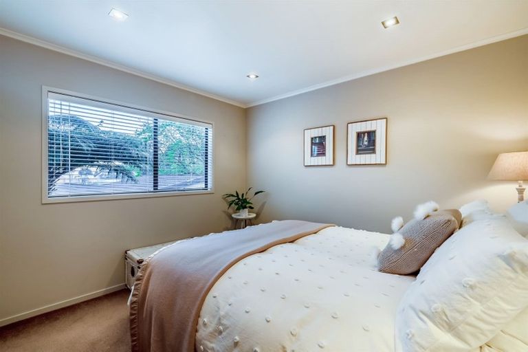 Photo of property in 1/15 Telephone Road, Birkenhead, Auckland, 0626