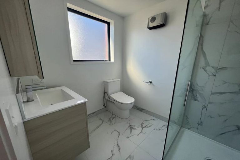 Photo of property in 7/10 Yeovil Road, Te Atatu Peninsula, Auckland, 0610