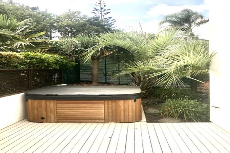 Photo of property in 119 Beach Road, Castor Bay, Auckland, 0620