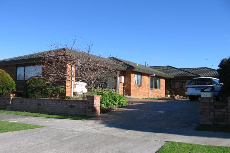 Photo of property in 17 Montana Way, Milson, Palmerston North, 4414