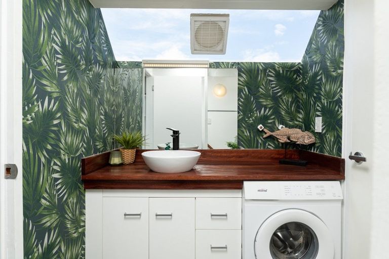 Photo of property in 1a Pacific View Road, Papamoa Beach, Papamoa, 3118