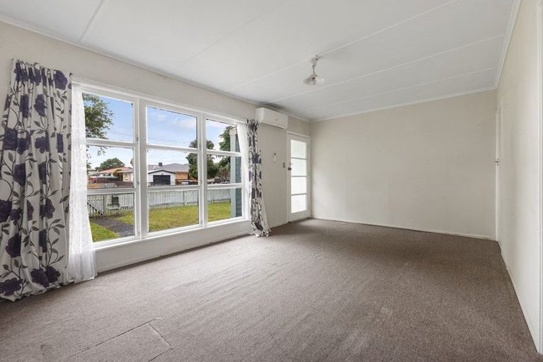 Photo of property in 15 Rice Crescent, Papakura, 2110