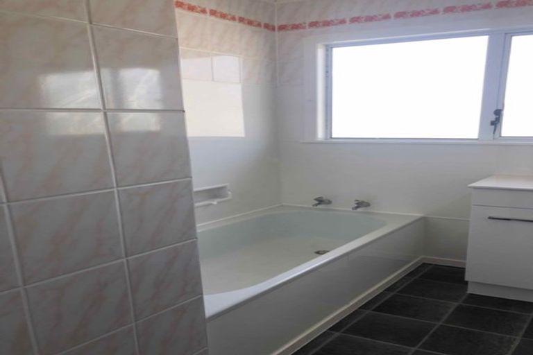 Photo of property in 15 Rochester Street, Tamatea, Napier, 4112