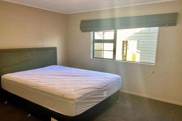 Photo of property in 1 Donegal Street, Cromwell, 9310